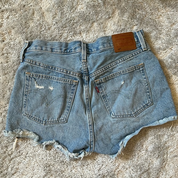 Levi’s 501 Distressed Shorts - Picture 6 of 12